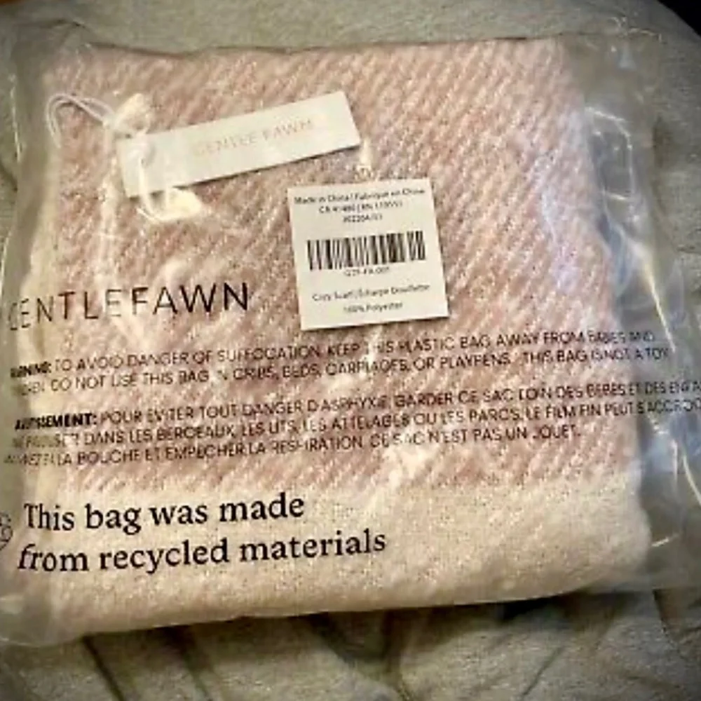 New Women’s Scarf Wrap Gentle Fawn Huntington Fringe Ends Cozy Cream Pale Pink